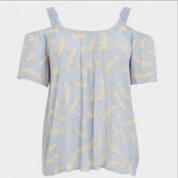 Torrid Feather Blouse - Picture 5 of 6